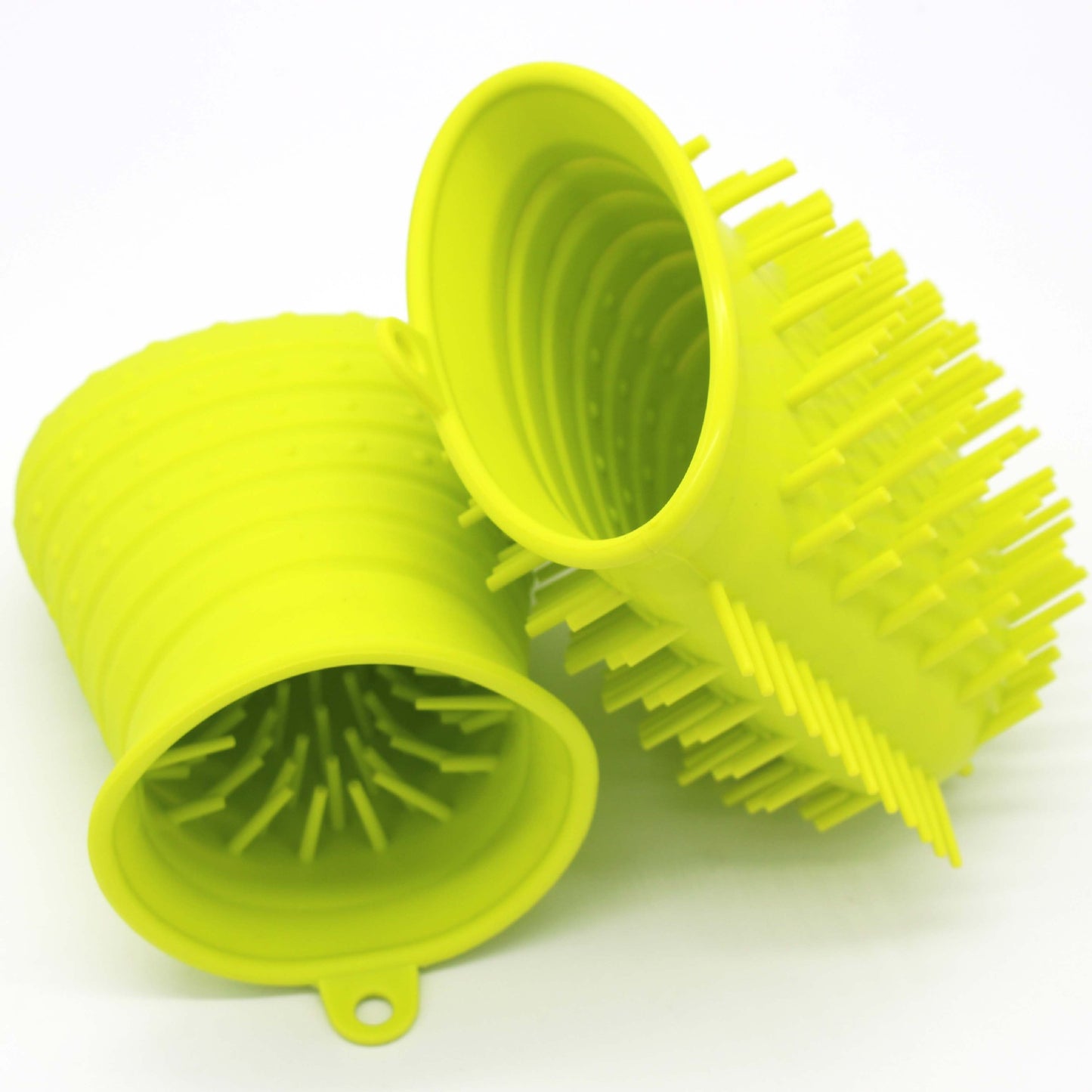 Portable Pet Paw Cleaner Cup – Soft Silicone Dog Paw Washer with Bristles for Easy Cleaning